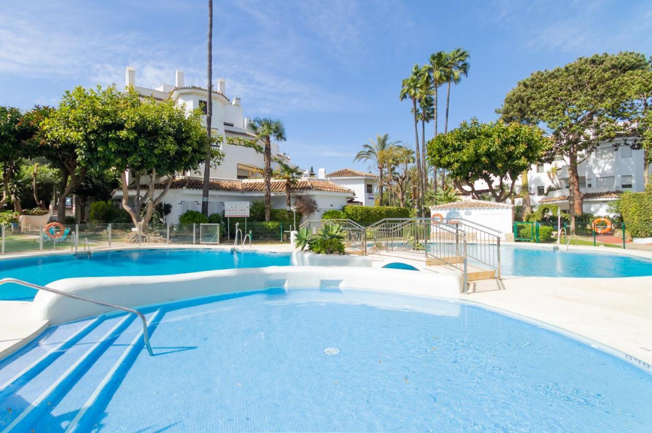 Marbella Banus Suites - Golden Beach Marbella Suite Exterior photo