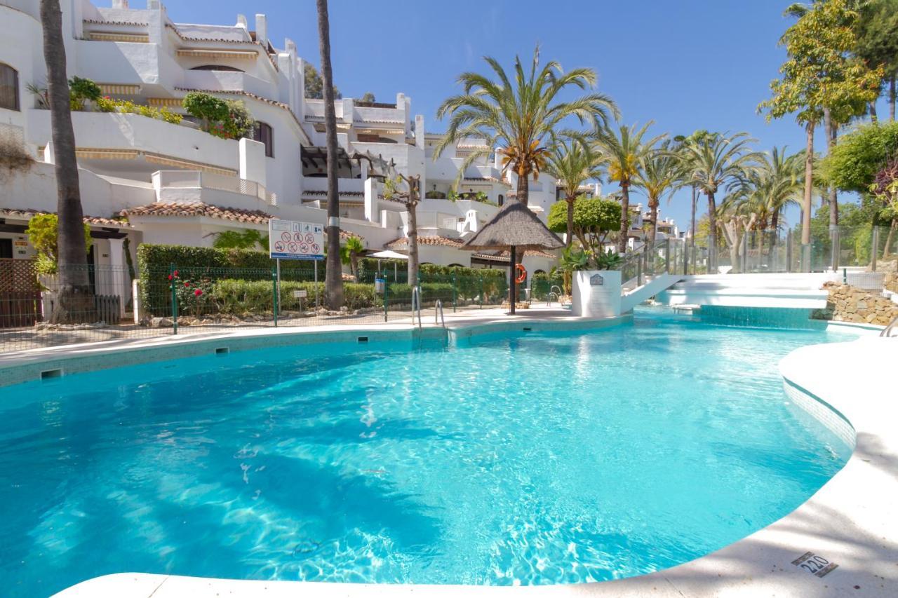 Marbella Banus Suites - Golden Beach Marbella Suite Exterior photo