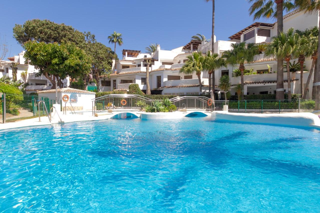 Marbella Banus Suites - Golden Beach Marbella Suite Exterior photo